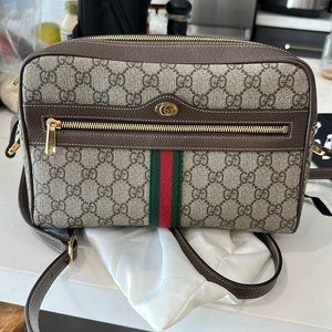 100% Authentic Gucci Ophidia crossbody bag in size small